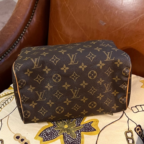 SOLD****Louis Vuitton Iconic Monogram Speedy 25 Purse Bag - Picture 3 of 16